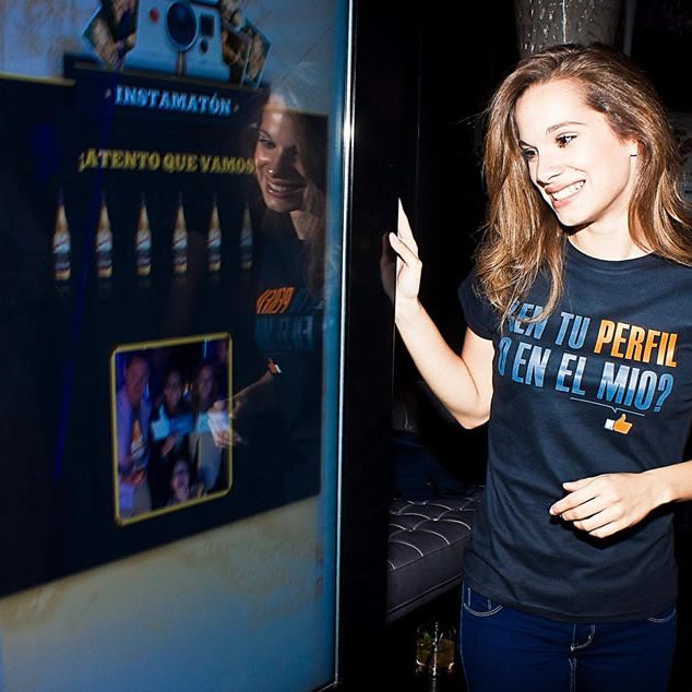 kiosco_serie_q_2-écran tactile publicitaire kiosco-serie-q-pantalla-tactil-publicidad