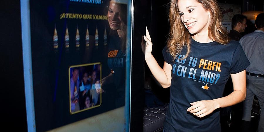 kiosco-serie-q-pantalla-tactil-publicidad