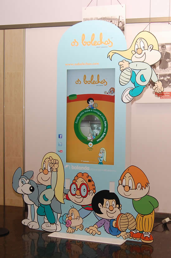 kiosco-serie-q-pantalla-tactil-publicidad