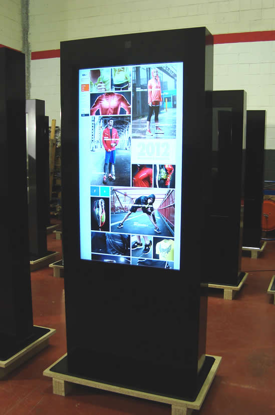 kiosco-serie-q-pantalla-tactil-publicidad