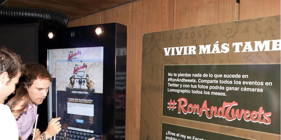 kiosco_serie_q_5-écran tactile publicitaire kiosco-serie-q-pantalla-tactil-publicidad