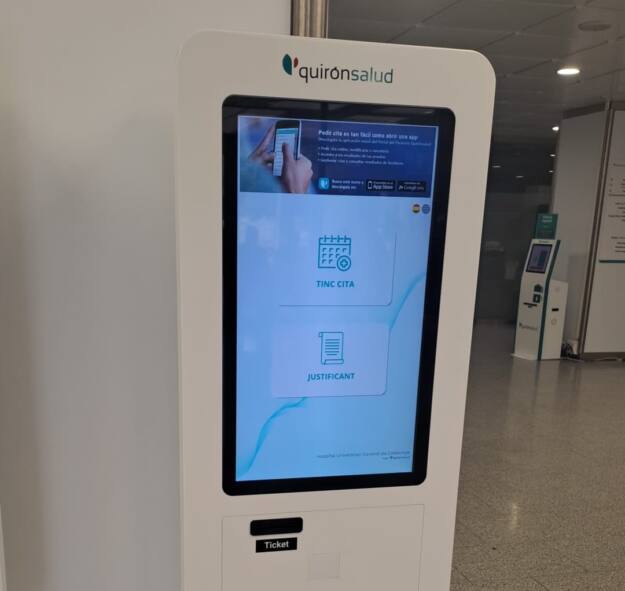 artemedia-totem-multimedia-gestion-cola