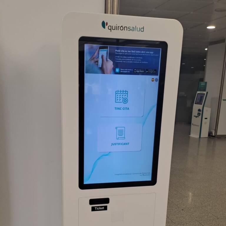 artemedia-totem-multimedia-gestion-cola