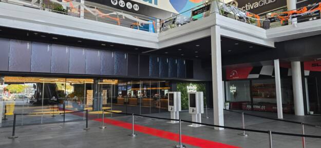 cines-bahia-mar-kiosco-serie-p32-002