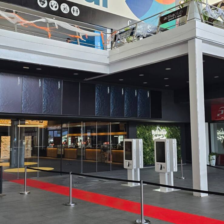 cines-bahia-mar-kiosco-serie-p32-002